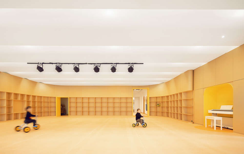 BIM建筑|极具分寸感的幼儿园空间:墨伊教育中心 / TOPOS DESIGN BIM建筑|极具分寸感的幼儿园空间:墨伊教育中心 / TOPOS DESIGN