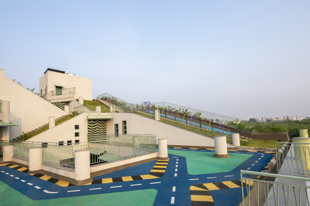 BIM建筑|灵感来源于动画片里的三角奶酪!/SferaBlu Architects BIM建筑|灵感来源于动画片里的三角奶酪!/SferaBlu Architects