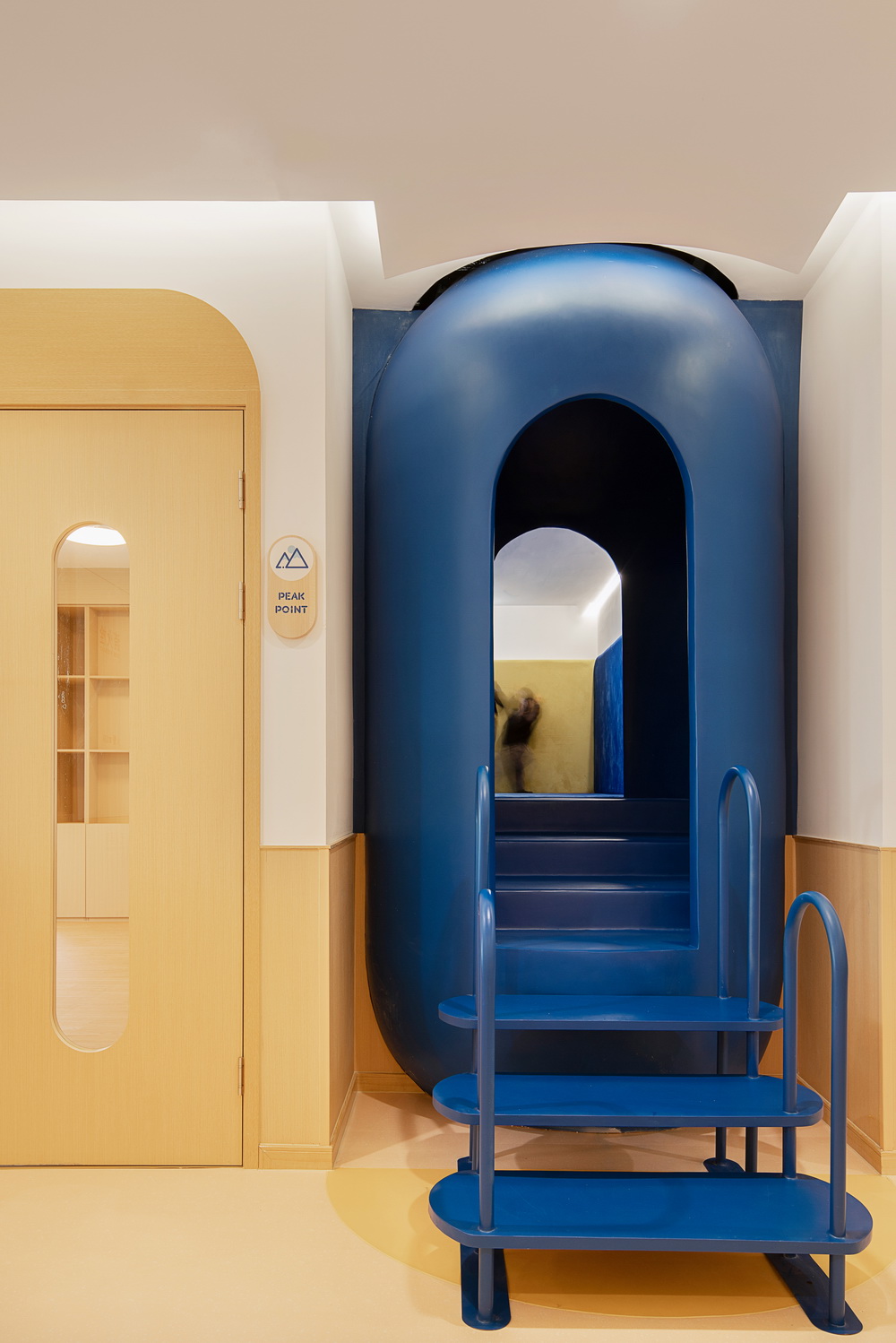 BIM建筑|极具分寸感的幼儿园空间:墨伊教育中心 / TOPOS DESIGN BIM建筑|极具分寸感的幼儿园空间:墨伊教育中心 / TOPOS DESIGN