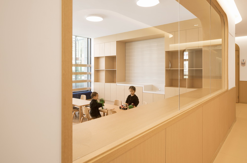 BIM建筑|极具分寸感的幼儿园空间:墨伊教育中心 / TOPOS DESIGN BIM建筑|极具分寸感的幼儿园空间:墨伊教育中心 / TOPOS DESIGN