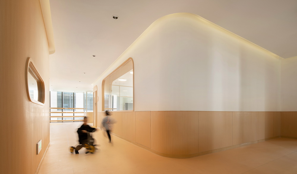 BIM建筑|极具分寸感的幼儿园空间:墨伊教育中心 / TOPOS DESIGN BIM建筑|极具分寸感的幼儿园空间:墨伊教育中心 / TOPOS DESIGN