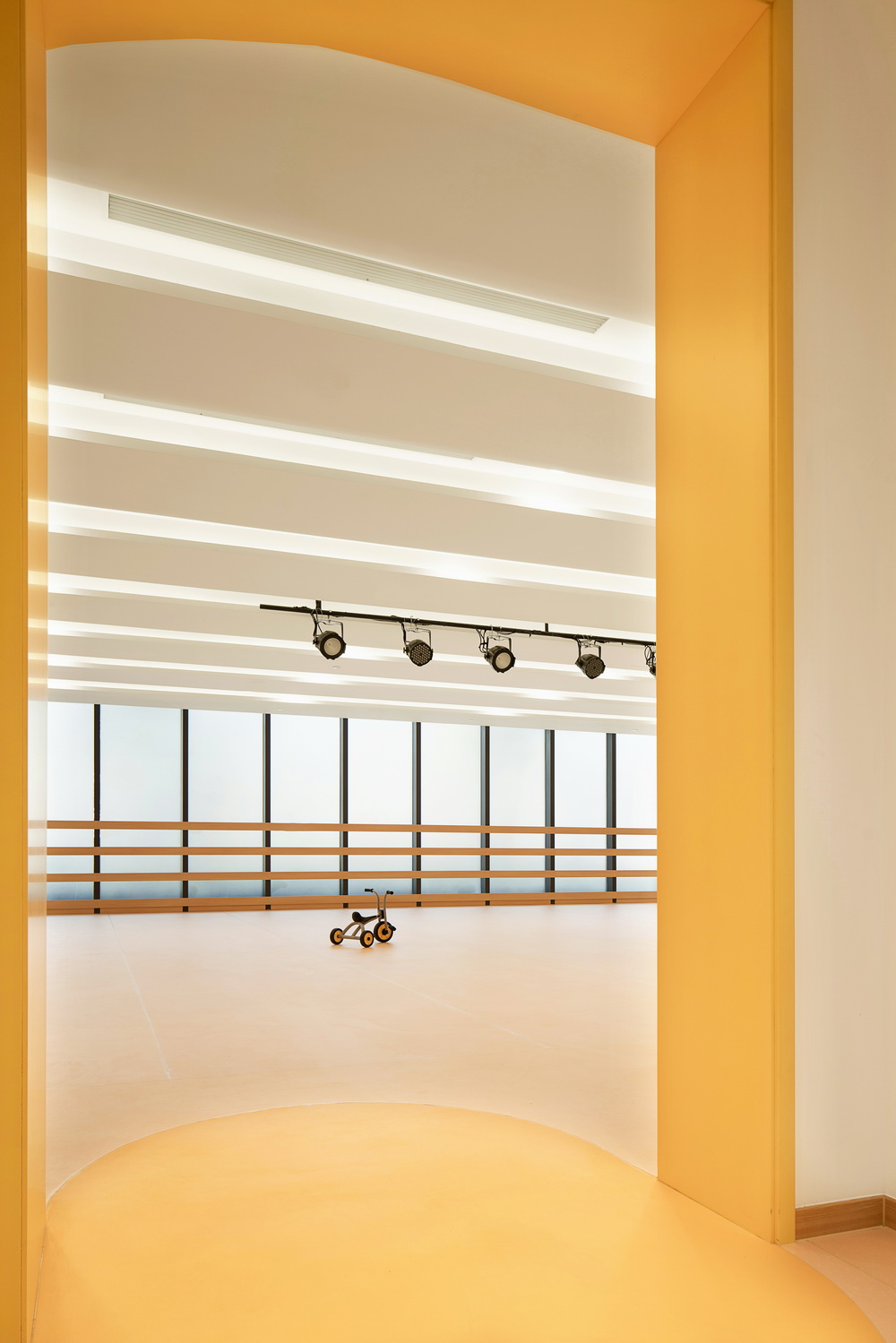 BIM建筑|极具分寸感的幼儿园空间:墨伊教育中心 / TOPOS DESIGN BIM建筑|极具分寸感的幼儿园空间:墨伊教育中心 / TOPOS DESIGN