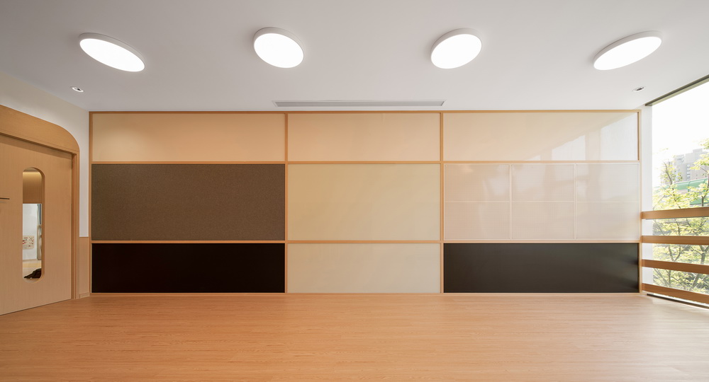 BIM建筑|极具分寸感的幼儿园空间:墨伊教育中心 / TOPOS DESIGN BIM建筑|极具分寸感的幼儿园空间:墨伊教育中心 / TOPOS DESIGN