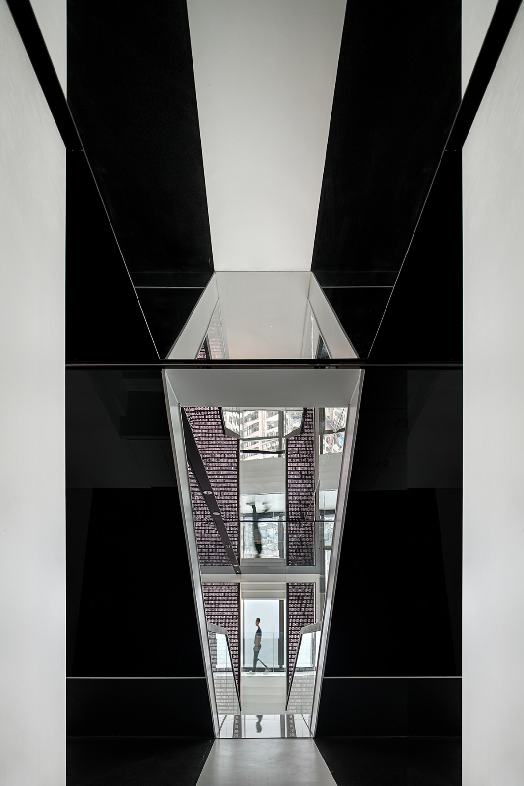 BIM建筑|ISEYA 浮云高空酒店【朝天门旗舰店】/布道空间设计 BIM建筑|ISEYA 浮云高空酒店【朝天门旗舰店】/布道空间设计