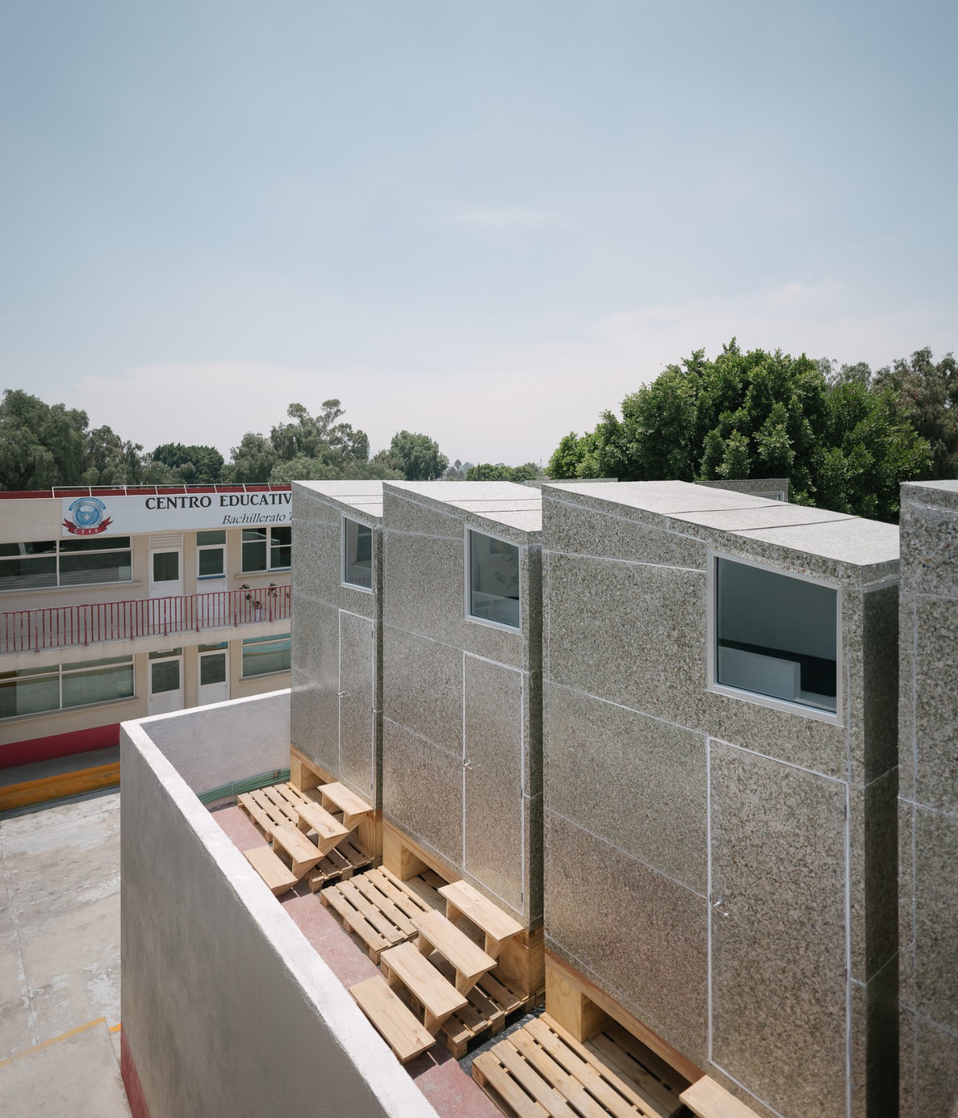 BIM建筑|模块舱体,医护人员临时空间 / Revolution BIM建筑|模块舱体,医护人员临时空间 / Revolution