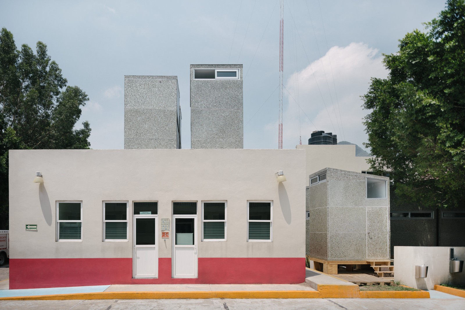 BIM建筑|模块舱体,医护人员临时空间 / Revolution BIM建筑|模块舱体,医护人员临时空间 / Revolution