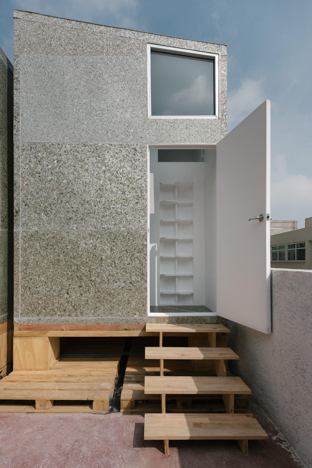 BIM建筑|模块舱体,医护人员临时空间 / Revolution BIM建筑|模块舱体,医护人员临时空间 / Revolution