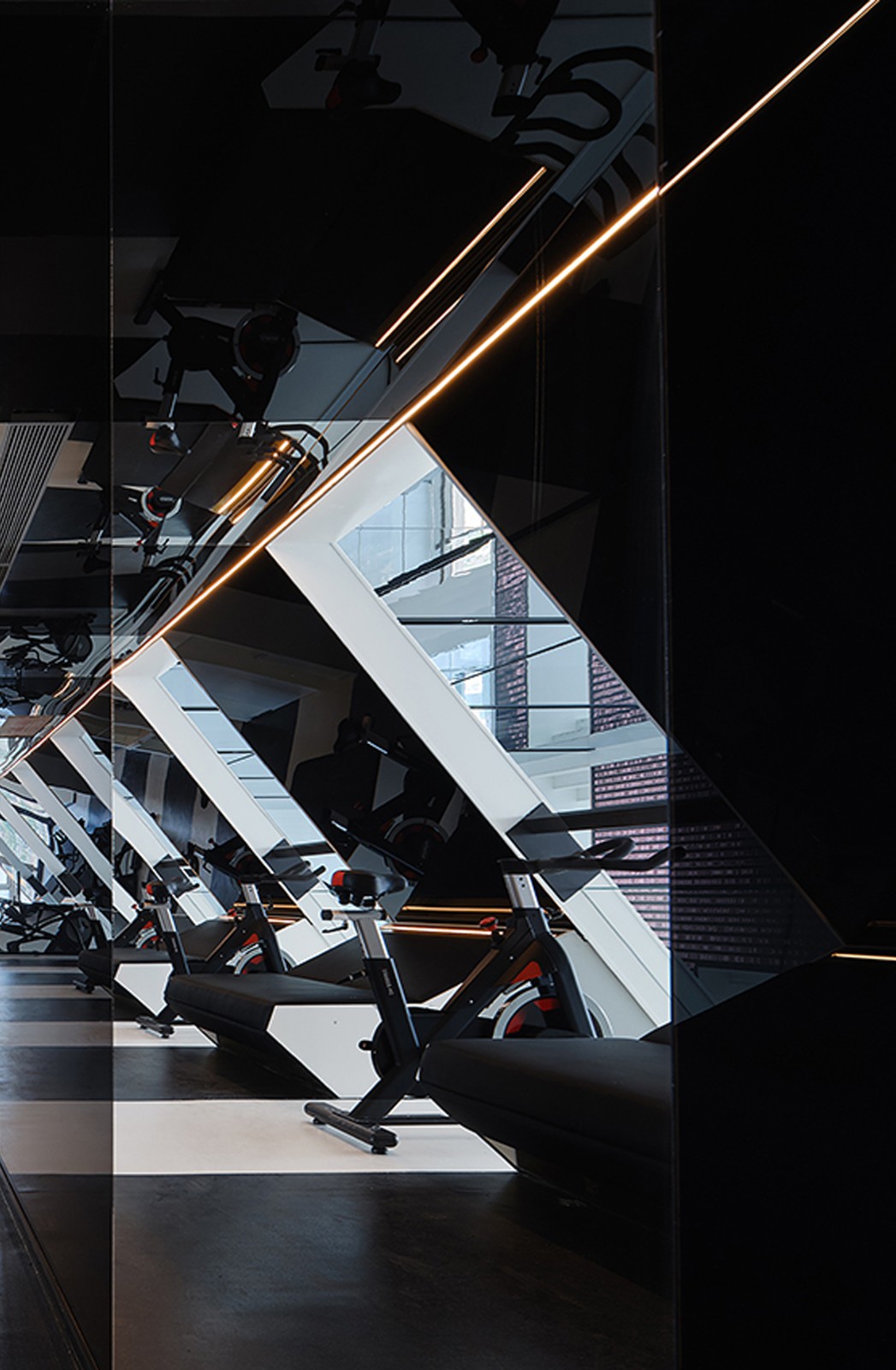 BIM建筑|ISEYA 浮云高空酒店【朝天门旗舰店】/布道空间设计 BIM建筑|ISEYA 浮云高空酒店【朝天门旗舰店】/布道空间设计