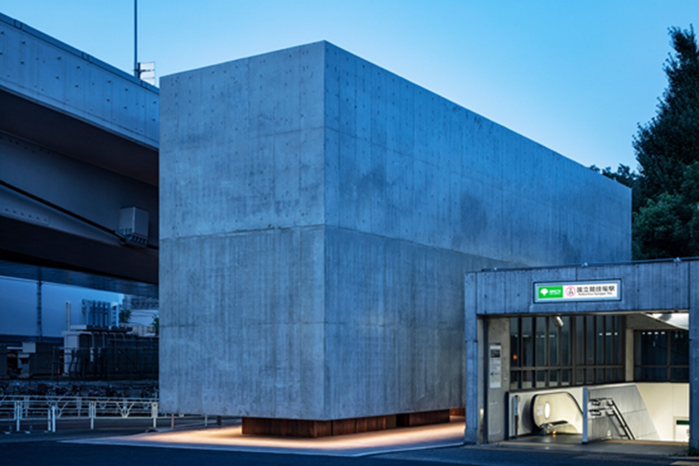 BIM建筑|“设想设计工作室”在东京创建“浮动”混凝土洗手间 BIM建筑|“设想设计工作室”在东京创建“浮动”混凝土洗手间