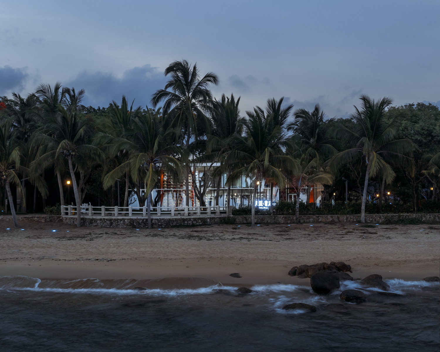 BIM建筑|天涯书局,全中国最南(难)的书店里的冰与火之歌/Wutopia Lab BIM建筑|天涯书局,全中国最南(难)的书店里的冰与火之歌/Wutopia Lab