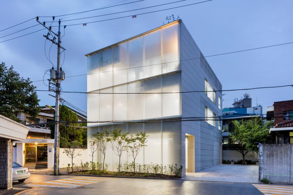 BIM建筑|thisisneverthat 时装工作室 / FHHH FRIENDS BIM建筑|thisisneverthat 时装工作室 / FHHH FRIENDS