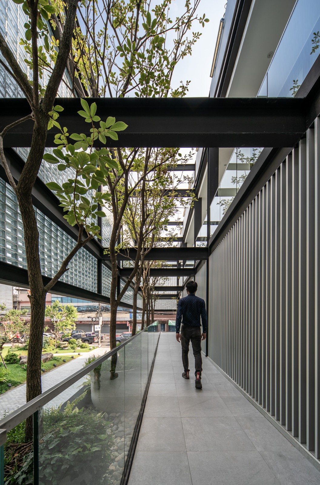 BIM建筑|玻璃砖构筑的美容诊所 / Sute Architect BIM建筑|玻璃砖构筑的美容诊所 / Sute Architect