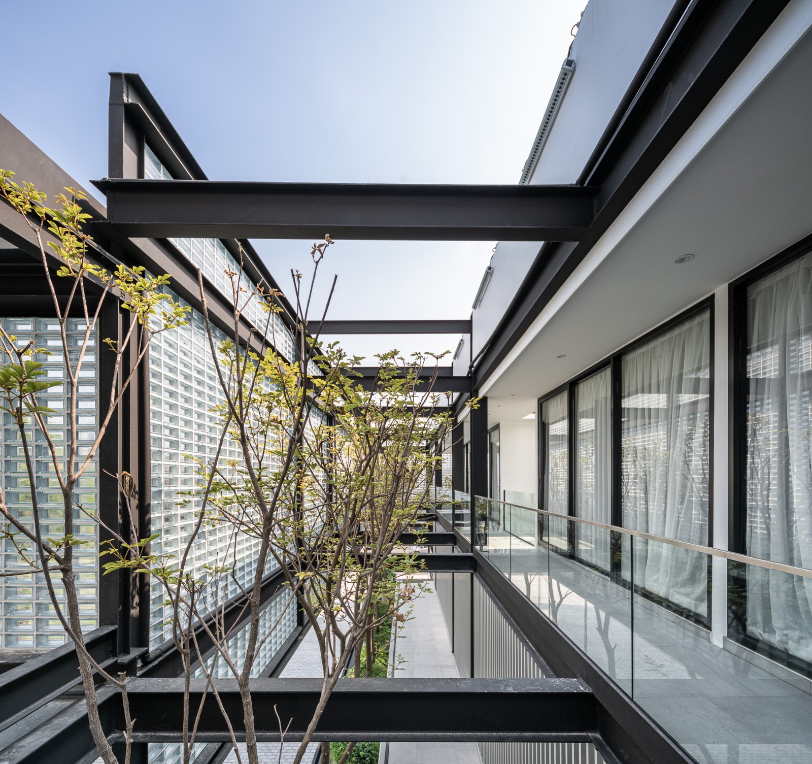 BIM建筑|玻璃砖构筑的美容诊所 / Sute Architect BIM建筑|玻璃砖构筑的美容诊所 / Sute Architect