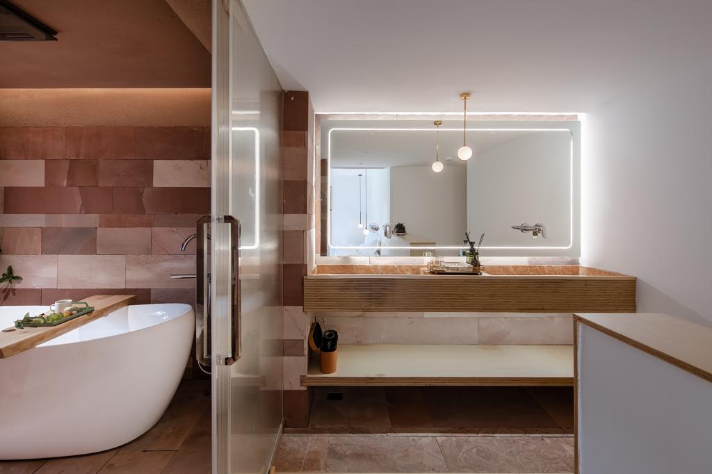 BIM建筑|高山流水 松林里的红色石屋 / 素建筑设计事务所 BIM建筑|高山流水 松林里的红色石屋 / 素建筑设计事务所