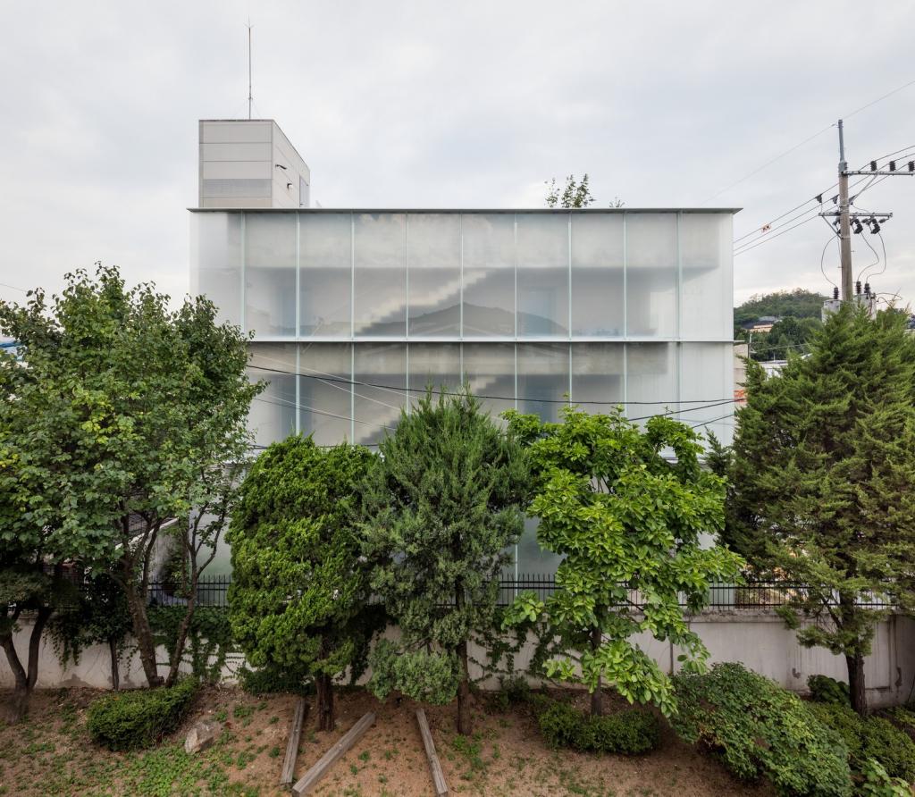 BIM建筑|thisisneverthat 时装工作室 / FHHH FRIENDS BIM建筑|thisisneverthat 时装工作室 / FHHH FRIENDS