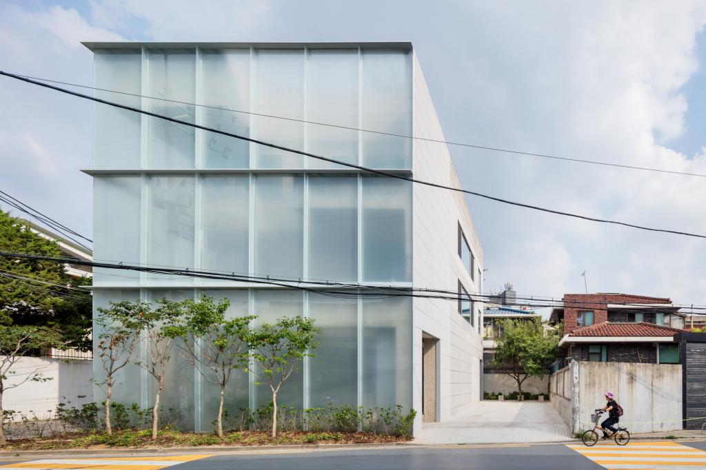 BIM建筑|thisisneverthat 时装工作室 / FHHH FRIENDS BIM建筑|thisisneverthat 时装工作室 / FHHH FRIENDS