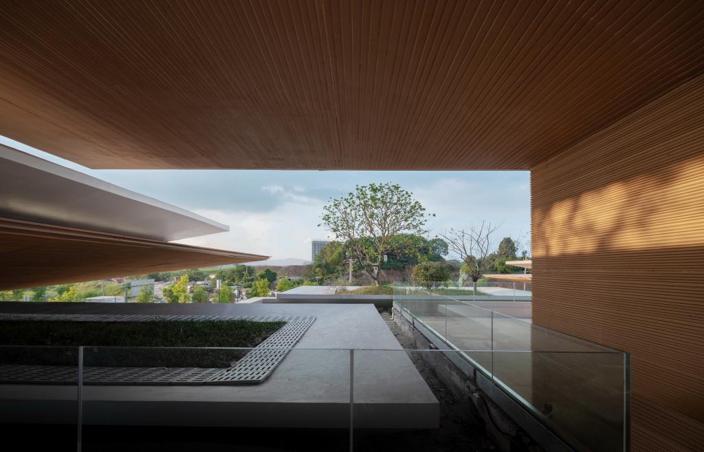 BIM建筑|日常风景下自然生长的空间:“伞之丘”生活方式集合店 / line+建筑事务所+gad BIM建筑|日常风景下自然生长的空间:“伞之丘”生活方式集合店 / line+建筑事务所+gad