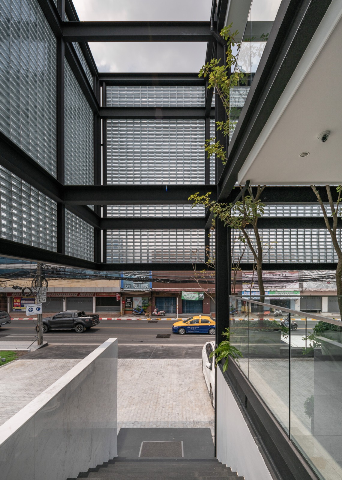 BIM建筑|玻璃砖构筑的美容诊所 / Sute Architect BIM建筑|玻璃砖构筑的美容诊所 / Sute Architect