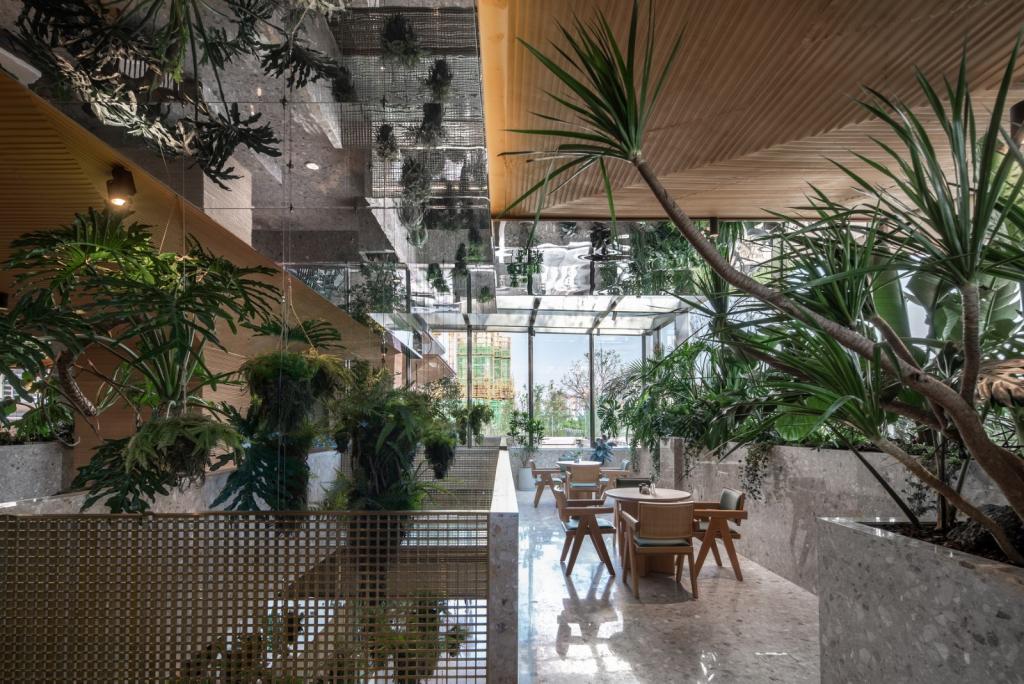 BIM建筑|日常风景下自然生长的空间:“伞之丘”生活方式集合店 / line+建筑事务所+gad BIM建筑|日常风景下自然生长的空间:“伞之丘”生活方式集合店 / line+建筑事务所+gad