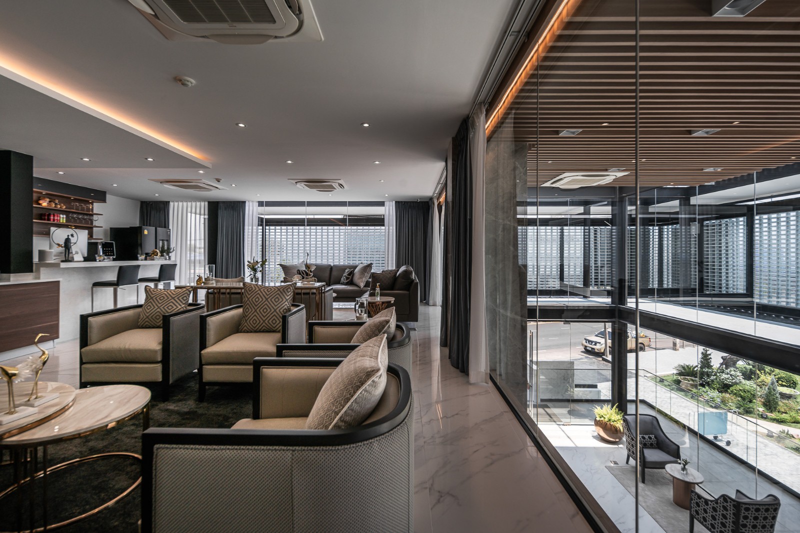 BIM建筑|玻璃砖构筑的美容诊所 / Sute Architect BIM建筑|玻璃砖构筑的美容诊所 / Sute Architect