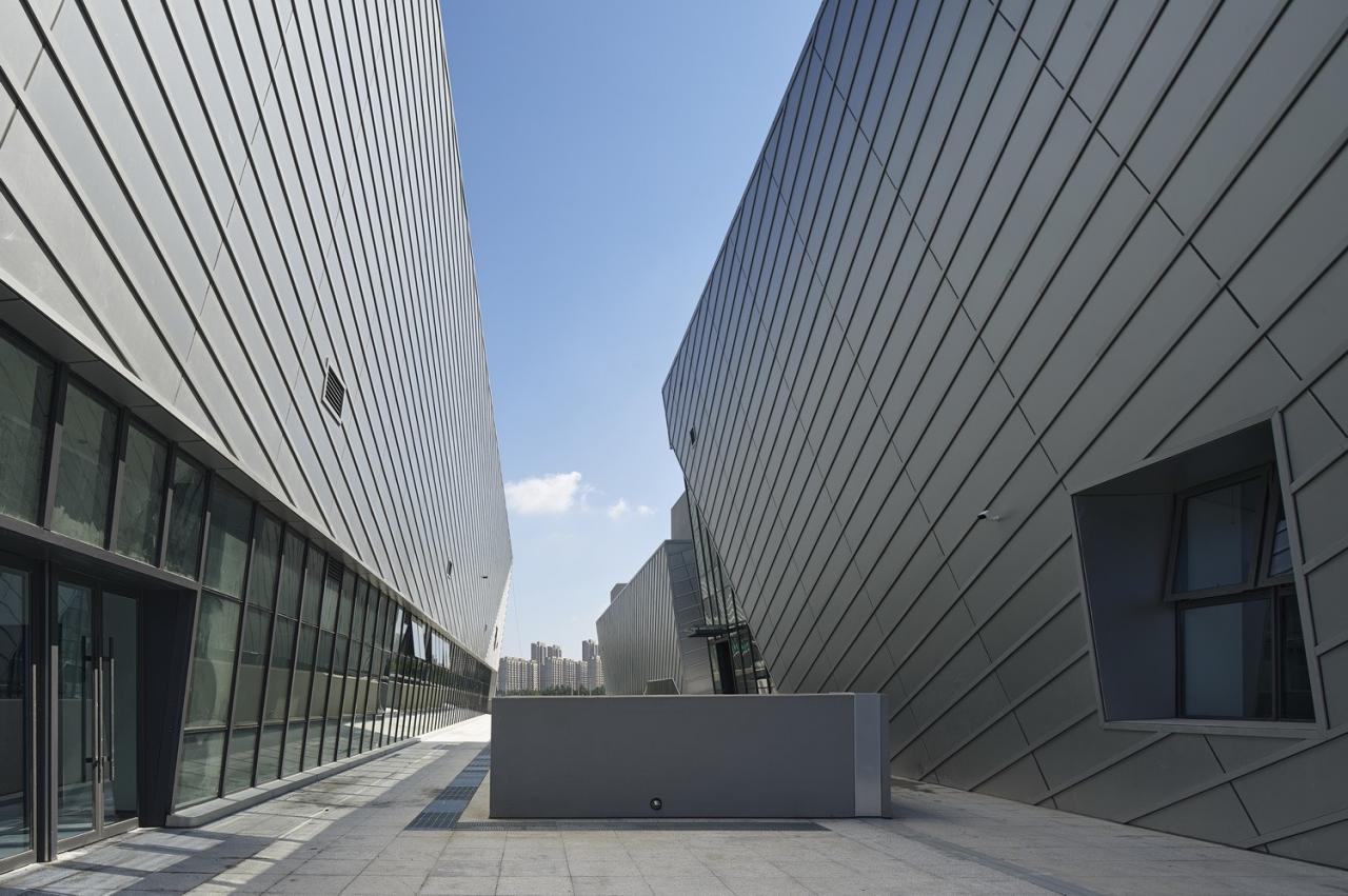 BIM建筑|济南山东第一医科大学文体中心 / 天津大学设计总院·顾志宏工作室 BIM建筑|济南山东第一医科大学文体中心 / 天津大学设计总院·顾志宏工作室