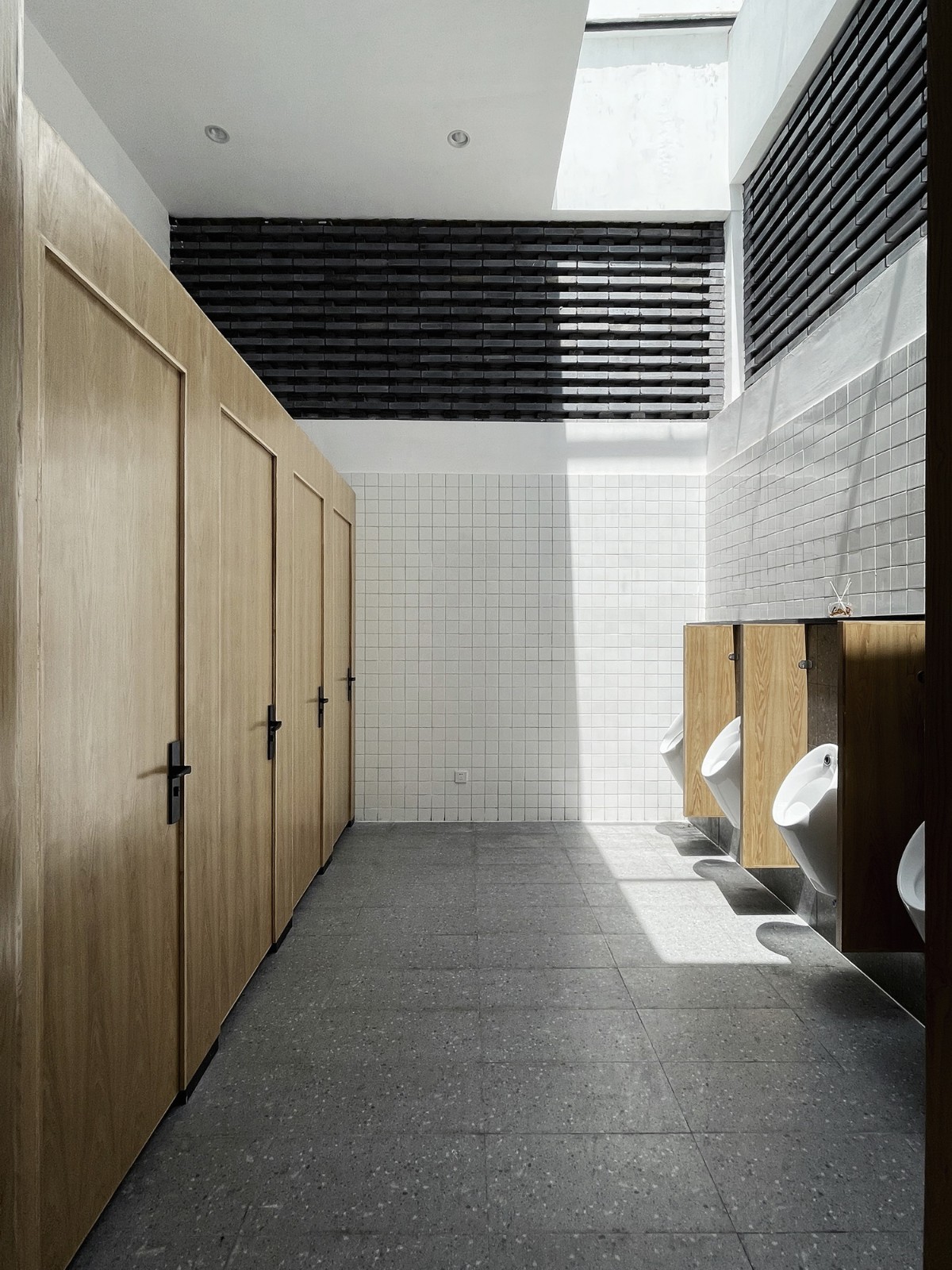 BIM建筑|桐乡东浜头村双创客厅改造 | 上海严旸建筑设计工作室 BIM建筑|桐乡东浜头村双创客厅改造 | 上海严旸建筑设计工作室