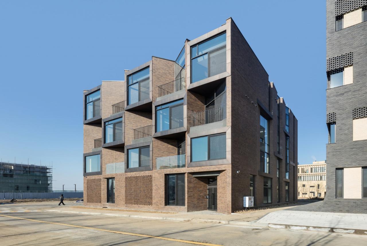 BIM建筑|“你你你你要跳舞吗?”舞步凌乱的办公楼 / poly.m.ur BIM建筑|“你你你你要跳舞吗?”舞步凌乱的办公楼 / poly.m.ur