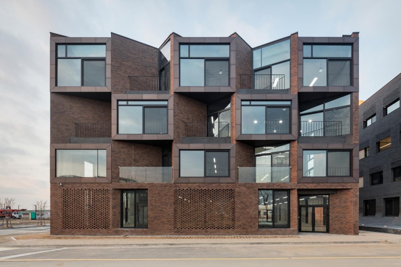 BIM建筑|“你你你你要跳舞吗?”舞步凌乱的办公楼 / poly.m.ur BIM建筑|“你你你你要跳舞吗?”舞步凌乱的办公楼 / poly.m.ur