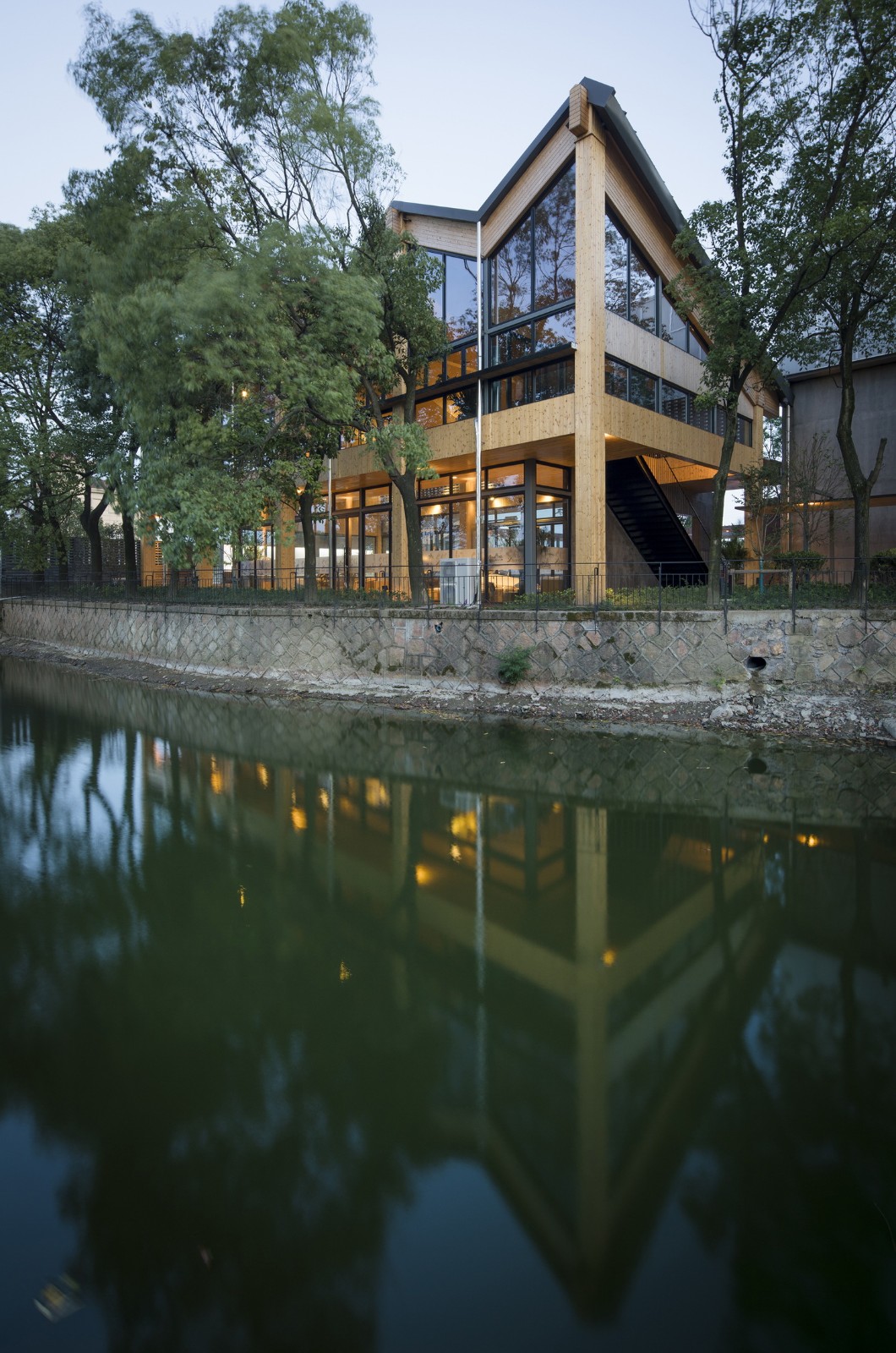 BIM建筑|桐乡东浜头村双创客厅改造 | 上海严旸建筑设计工作室 BIM建筑|桐乡东浜头村双创客厅改造 | 上海严旸建筑设计工作室