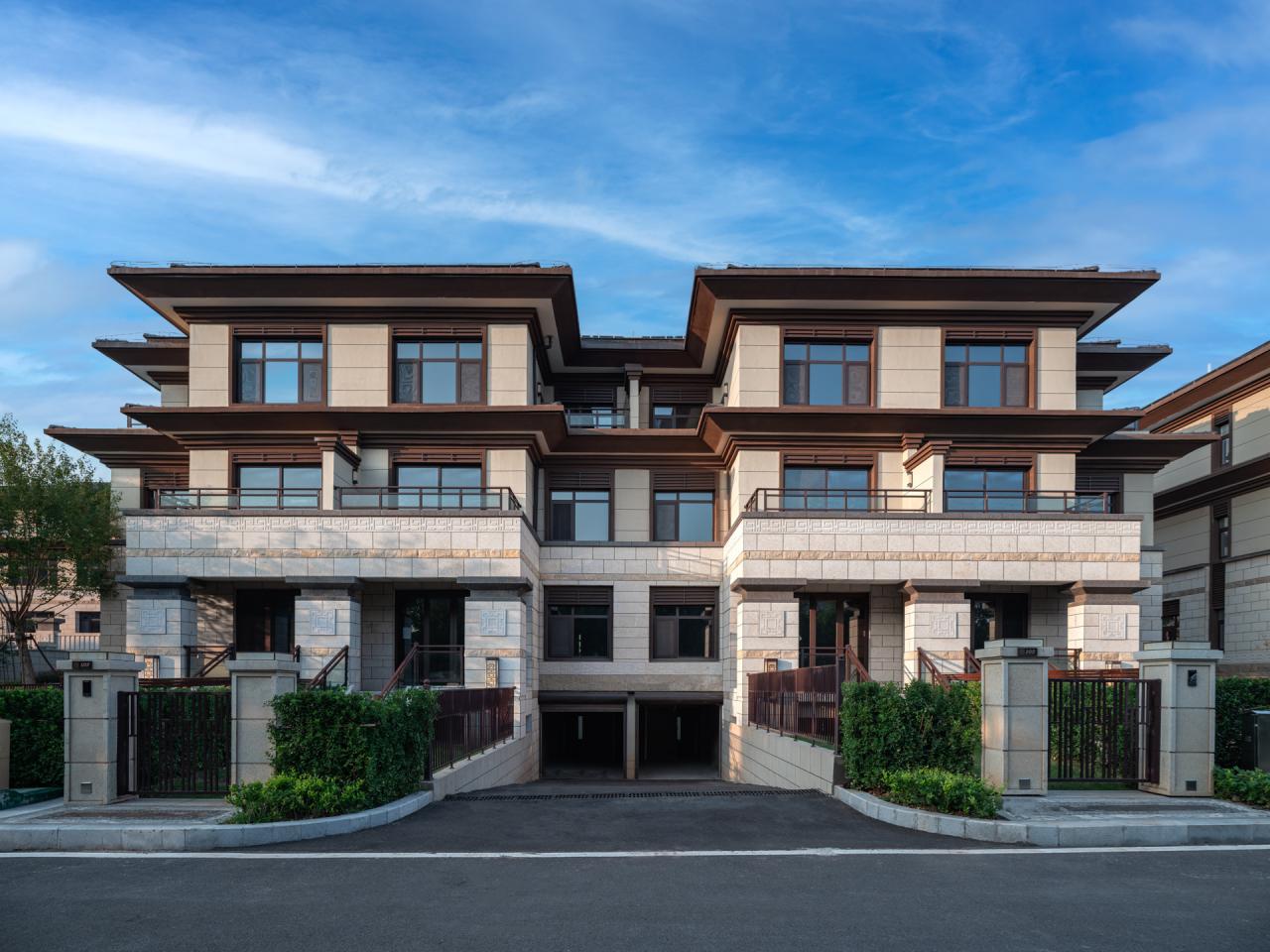 BIM建筑|诗意栖居,东方雅韵——凤凰谷·乐活小镇一期 / 天友设计 BIM建筑|诗意栖居,东方雅韵——凤凰谷·乐活小镇一期 / 天友设计