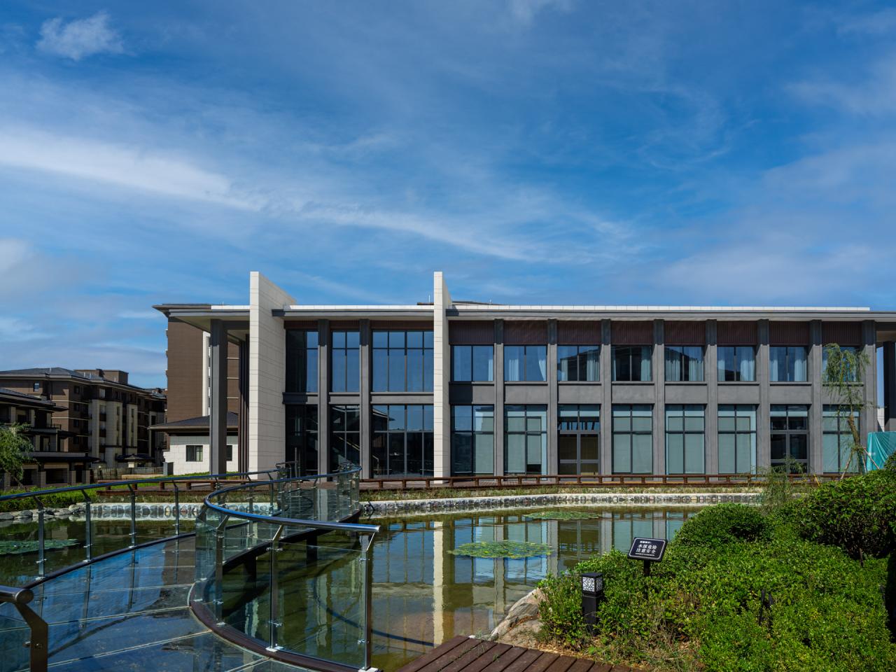 BIM建筑|诗意栖居,东方雅韵——凤凰谷·乐活小镇一期 / 天友设计 BIM建筑|诗意栖居,东方雅韵——凤凰谷·乐活小镇一期 / 天友设计