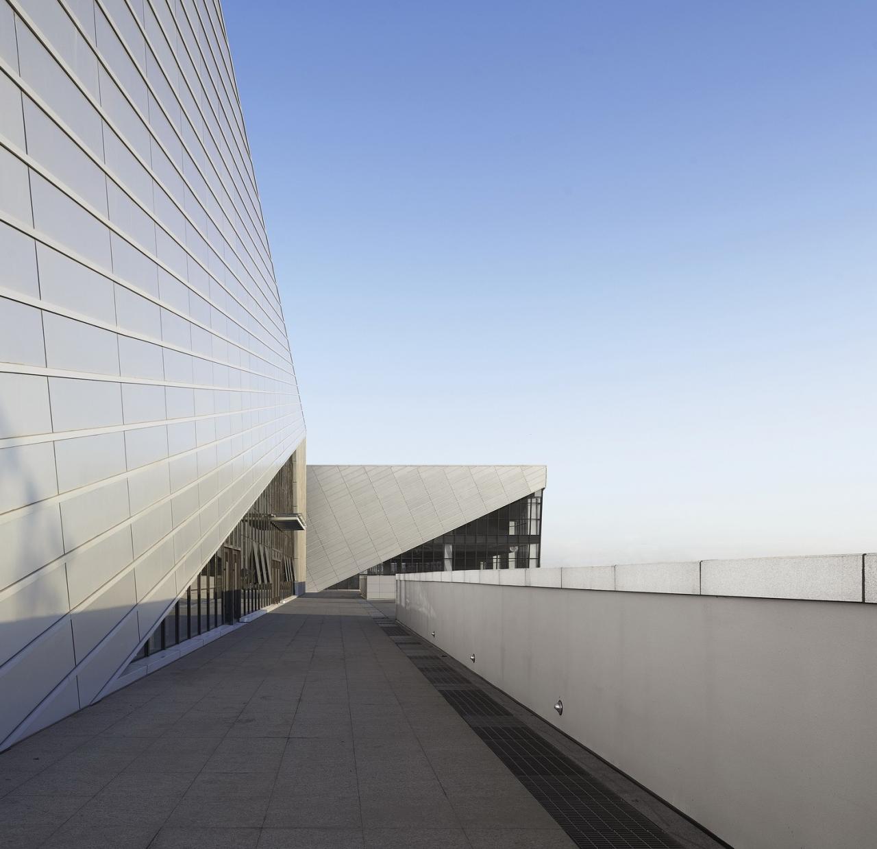 BIM建筑|济南山东第一医科大学文体中心 / 天津大学设计总院·顾志宏工作室 BIM建筑|济南山东第一医科大学文体中心 / 天津大学设计总院·顾志宏工作室