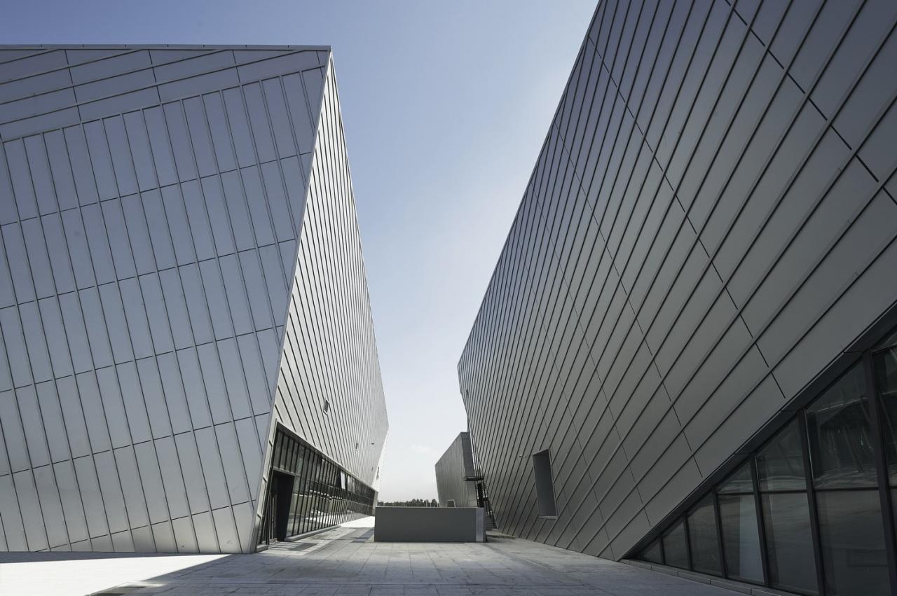 BIM建筑|济南山东第一医科大学文体中心 / 天津大学设计总院·顾志宏工作室 BIM建筑|济南山东第一医科大学文体中心 / 天津大学设计总院·顾志宏工作室