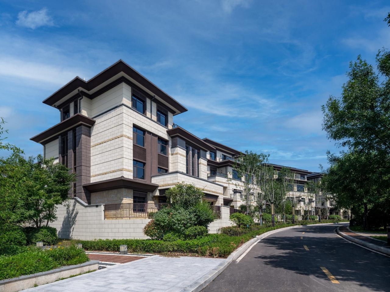 BIM建筑|诗意栖居,东方雅韵——凤凰谷·乐活小镇一期 / 天友设计 BIM建筑|诗意栖居,东方雅韵——凤凰谷·乐活小镇一期 / 天友设计