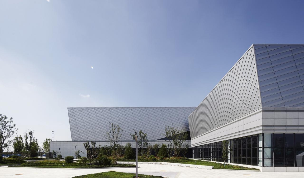 BIM建筑|济南山东第一医科大学文体中心 / 天津大学设计总院·顾志宏工作室 BIM建筑|济南山东第一医科大学文体中心 / 天津大学设计总院·顾志宏工作室