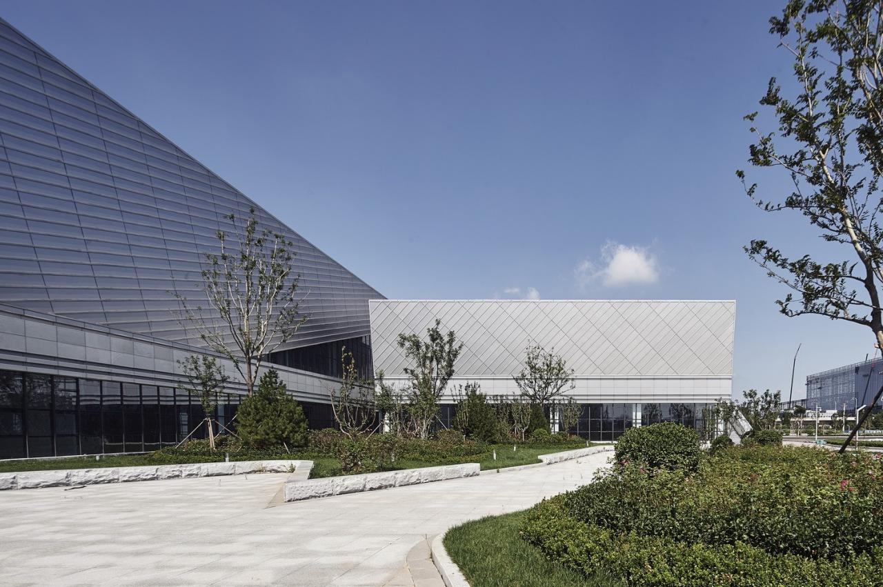 BIM建筑|济南山东第一医科大学文体中心 / 天津大学设计总院·顾志宏工作室 BIM建筑|济南山东第一医科大学文体中心 / 天津大学设计总院·顾志宏工作室
