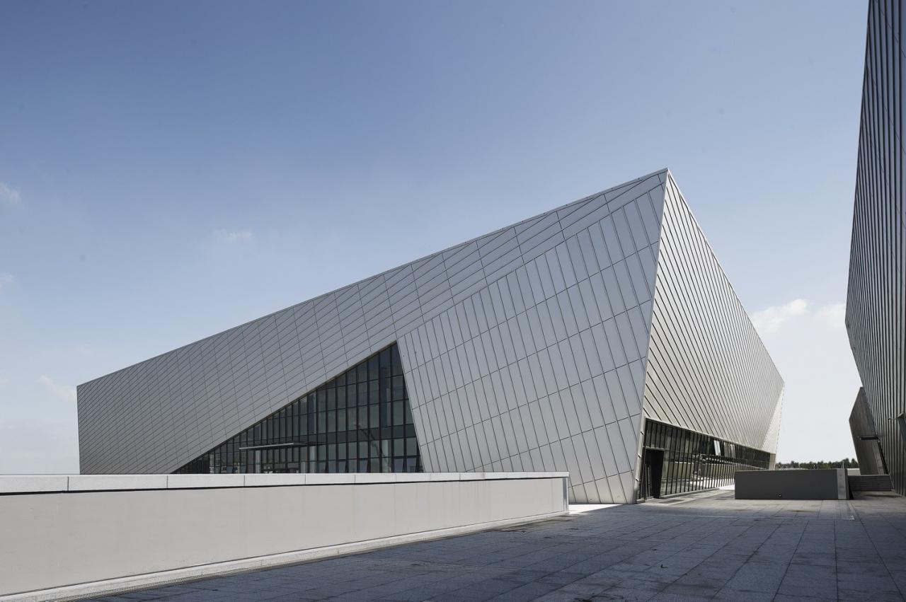 BIM建筑|济南山东第一医科大学文体中心 / 天津大学设计总院·顾志宏工作室 BIM建筑|济南山东第一医科大学文体中心 / 天津大学设计总院·顾志宏工作室