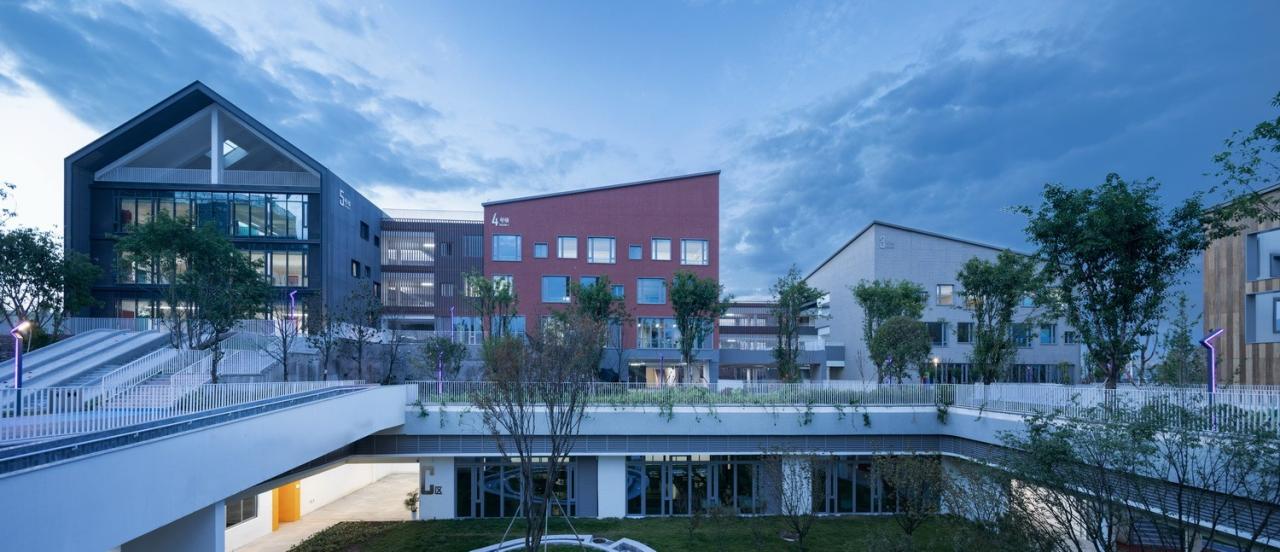 BIM建筑|重庆两江人民小学:在大自然里勇敢冒险 / gad BIM建筑|重庆两江人民小学:在大自然里勇敢冒险 / gad