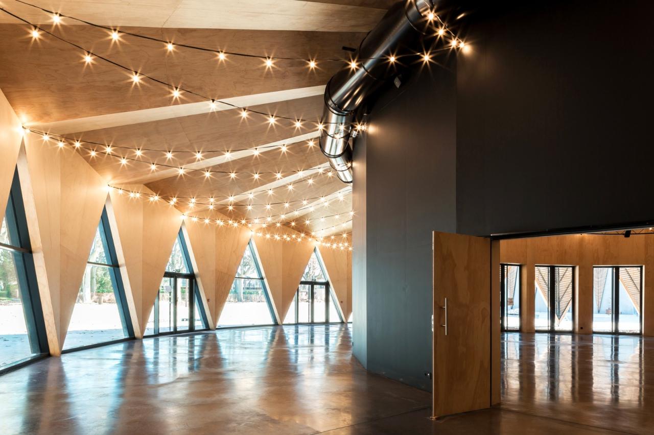 BIM建筑|马戏团式建筑,Domaine de Bayssan 剧院 / K architectures BIM建筑|马戏团式建筑,Domaine de Bayssan 剧院 / K architectures