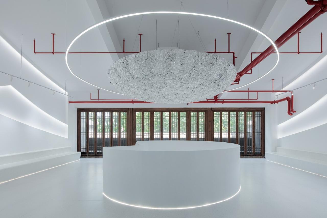 BIM建筑|时代共生:朱紫坊历史古厝中的“现代白” / 平衡空间设计 BIM建筑|时代共生:朱紫坊历史古厝中的“现代白” / 平衡空间设计