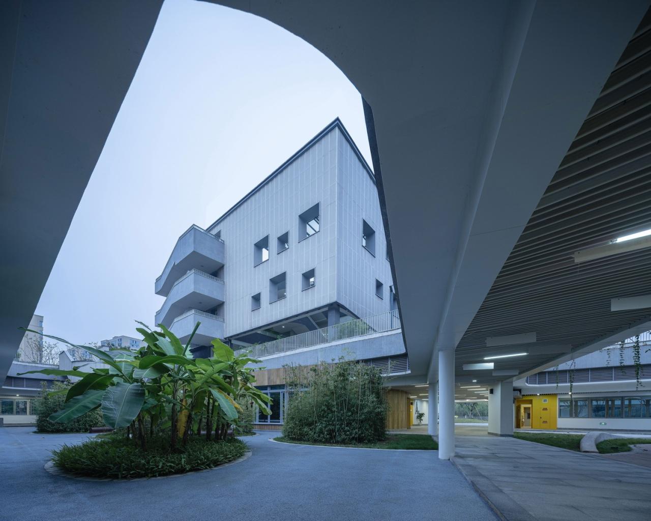 BIM建筑|重庆两江人民小学:在大自然里勇敢冒险 / gad BIM建筑|重庆两江人民小学:在大自然里勇敢冒险 / gad