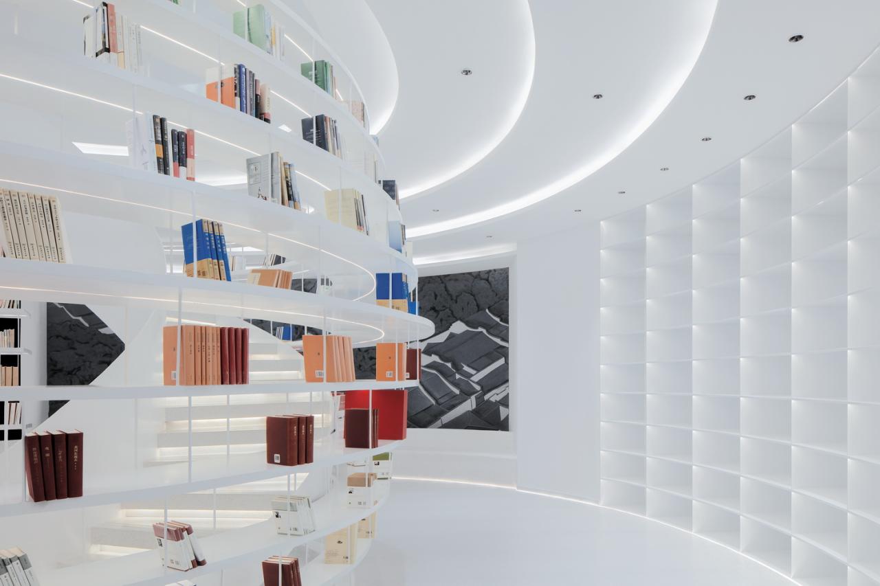 BIM建筑|时代共生:朱紫坊历史古厝中的“现代白” / 平衡空间设计 BIM建筑|时代共生:朱紫坊历史古厝中的“现代白” / 平衡空间设计