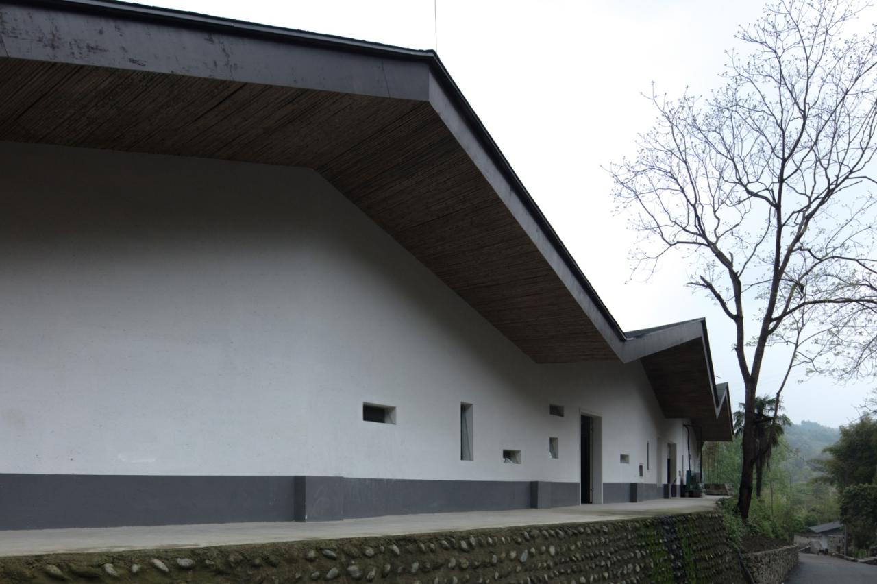 BIM建筑|在半山崖的废弃鸡棚,用峰峦“盖”一座共享工厂 / 时地建筑 BIM建筑|在半山崖的废弃鸡棚,用峰峦“盖”一座共享工厂 / 时地建筑