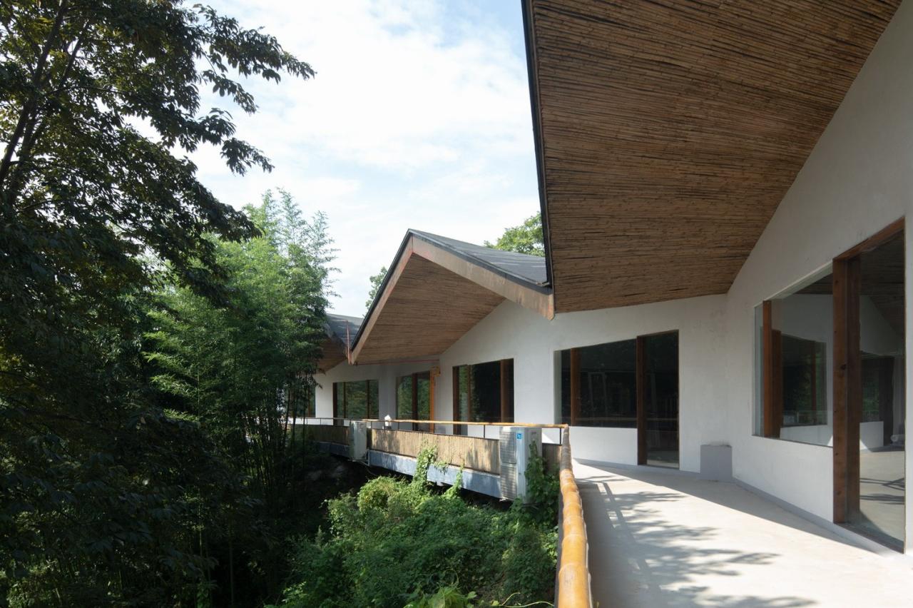 BIM建筑|在半山崖的废弃鸡棚,用峰峦“盖”一座共享工厂 / 时地建筑 BIM建筑|在半山崖的废弃鸡棚,用峰峦“盖”一座共享工厂 / 时地建筑