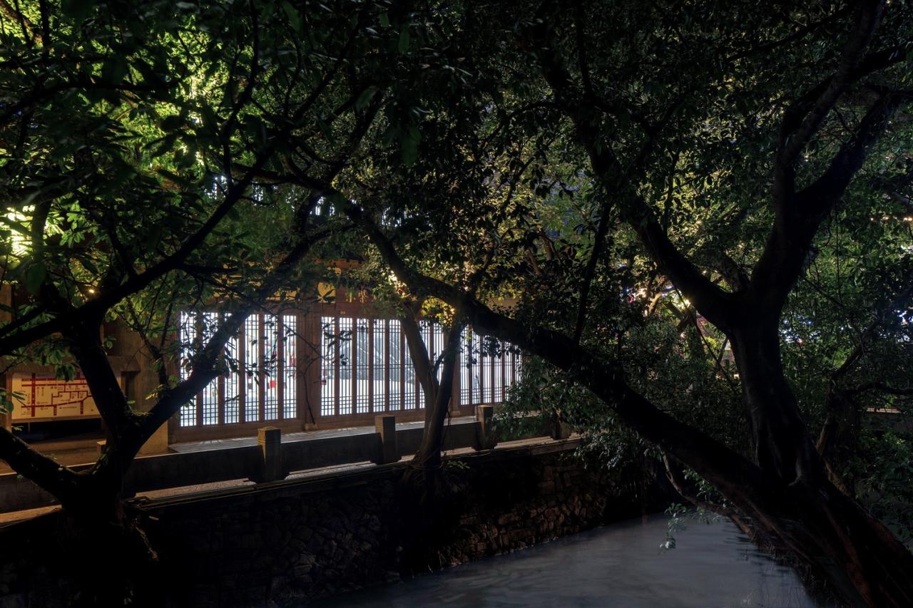 BIM建筑|时代共生:朱紫坊历史古厝中的“现代白” / 平衡空间设计 BIM建筑|时代共生:朱紫坊历史古厝中的“现代白” / 平衡空间设计