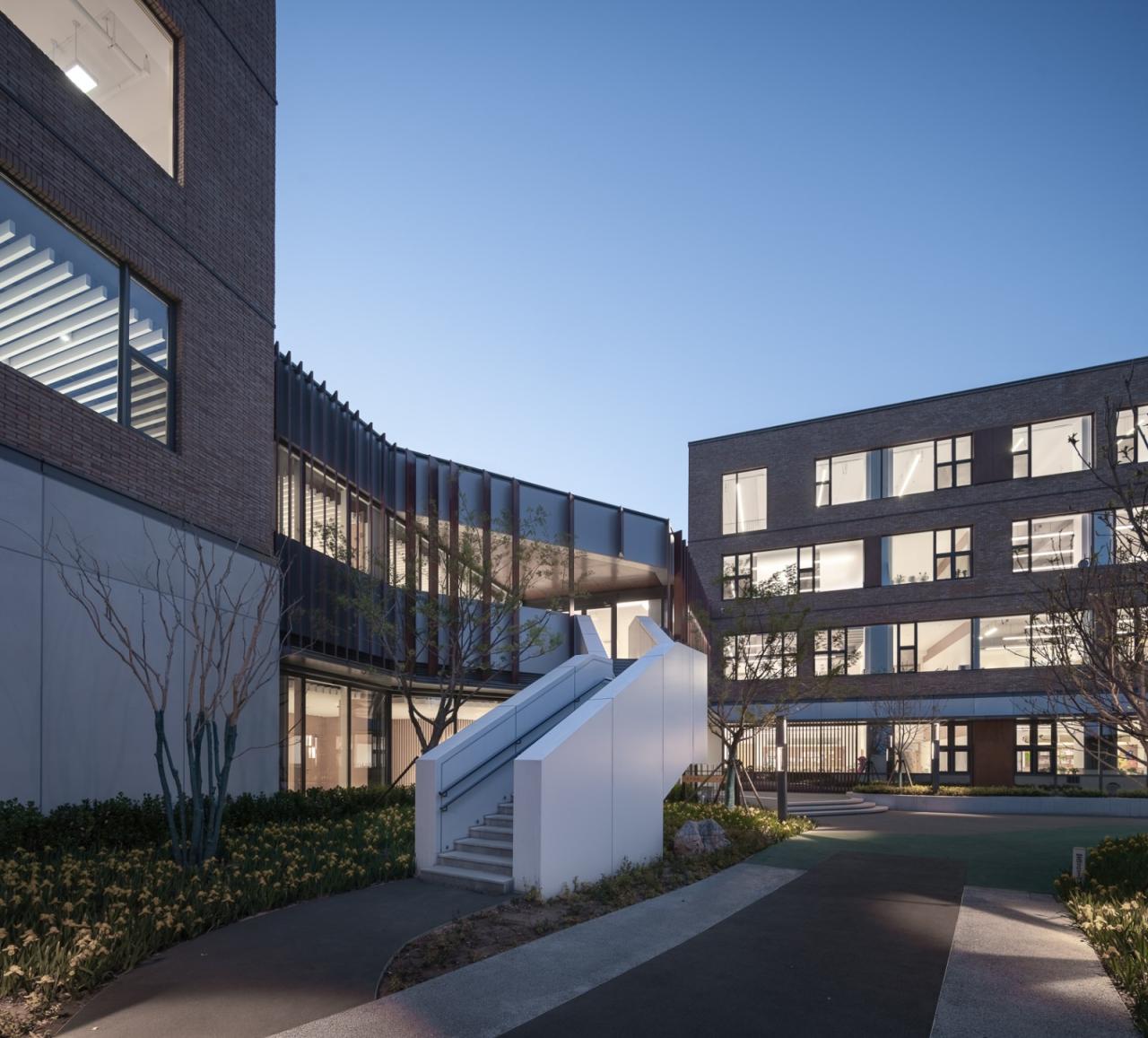 BIM建筑|潍坊歌尔学校:以内容推导空间构成 / gad BIM建筑|潍坊歌尔学校:以内容推导空间构成 / gad