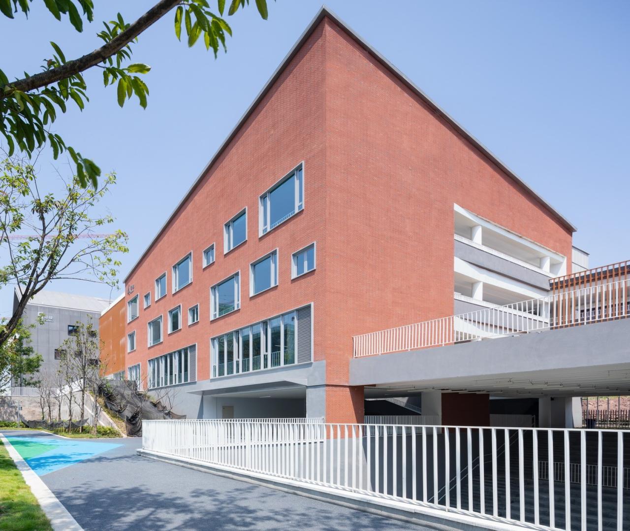 BIM建筑|重庆两江人民小学:在大自然里勇敢冒险 / gad BIM建筑|重庆两江人民小学:在大自然里勇敢冒险 / gad