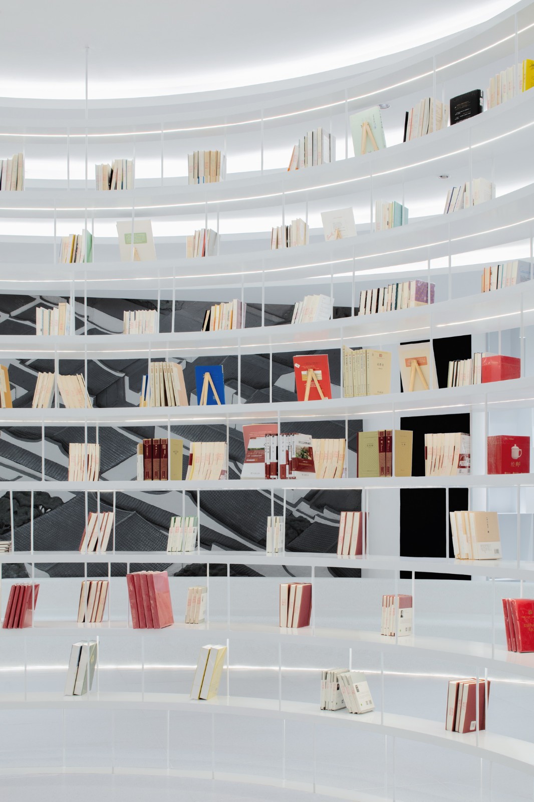 BIM建筑|时代共生:朱紫坊历史古厝中的“现代白” / 平衡空间设计 BIM建筑|时代共生:朱紫坊历史古厝中的“现代白” / 平衡空间设计