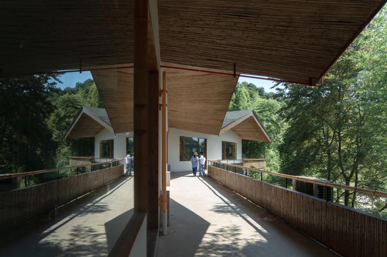 BIM建筑|在半山崖的废弃鸡棚,用峰峦“盖”一座共享工厂 / 时地建筑 BIM建筑|在半山崖的废弃鸡棚,用峰峦“盖”一座共享工厂 / 时地建筑