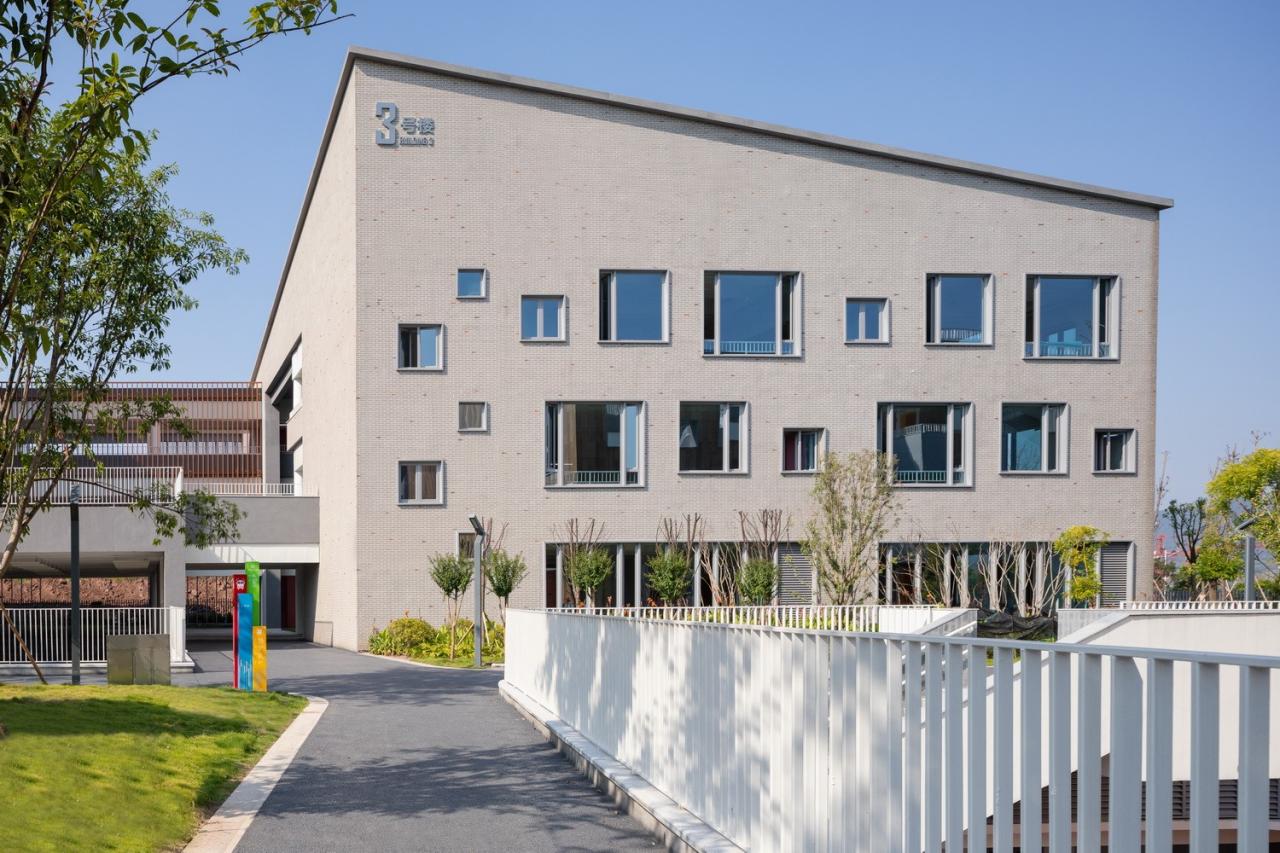 BIM建筑|重庆两江人民小学:在大自然里勇敢冒险 / gad BIM建筑|重庆两江人民小学:在大自然里勇敢冒险 / gad